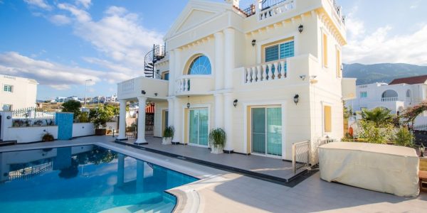 Большой выбор жилой и коммерческой недвижимости на Кипре