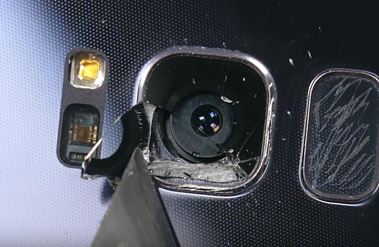 Защитные стекла на камеру телефона: зачем они нужны?